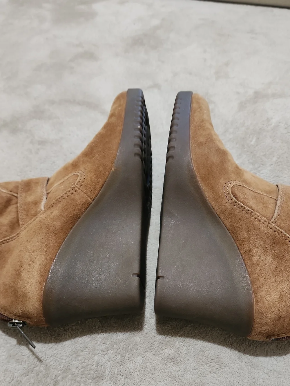 UGG In Very Good Condition  Brown Suede Wedge Boot with Buckle